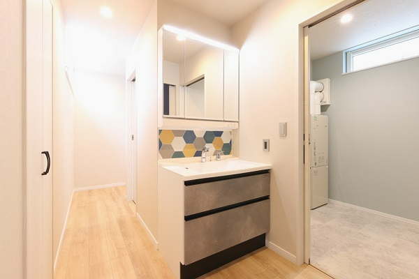 晃和住宅（札幌）_洗面所画像